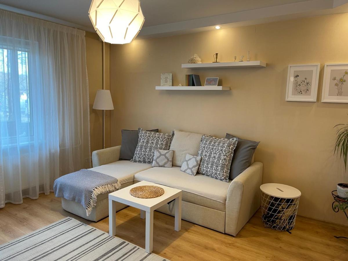 Cozy Home Apartment Lielvardes, Free Parking, Self Check-In Riga Exterior photo